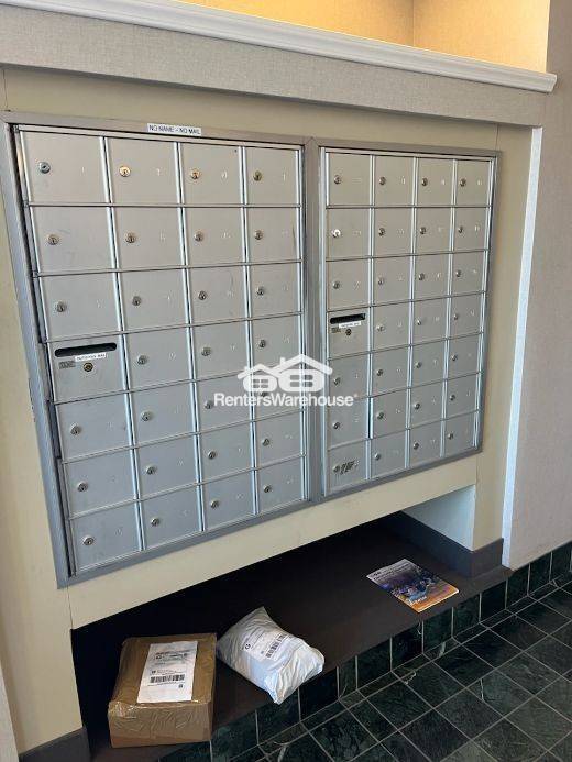 Building Photo - 431 S 7th St