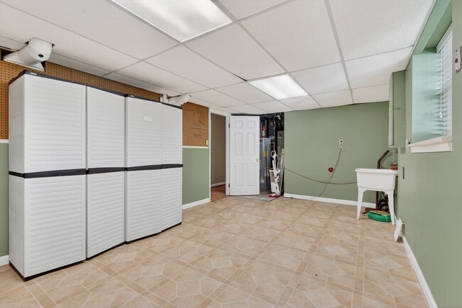 Building Photo - 2806 Logway Rd