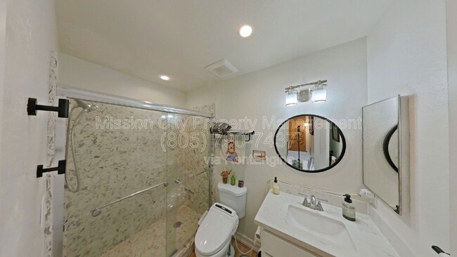 Building Photo - 628 Mulberry Ave