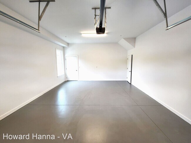 Building Photo - 2 br, 2 bath House - 605 Commonwealth Driv...