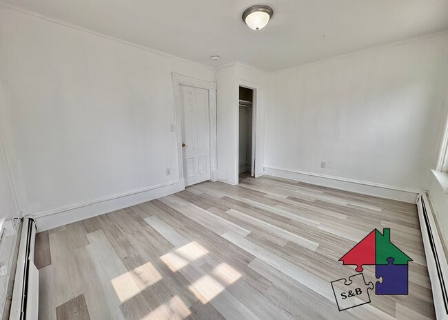 Building Photo - 94 Malletts Bay Ave