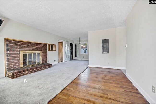 Building Photo - 1709 Woodfield Dr