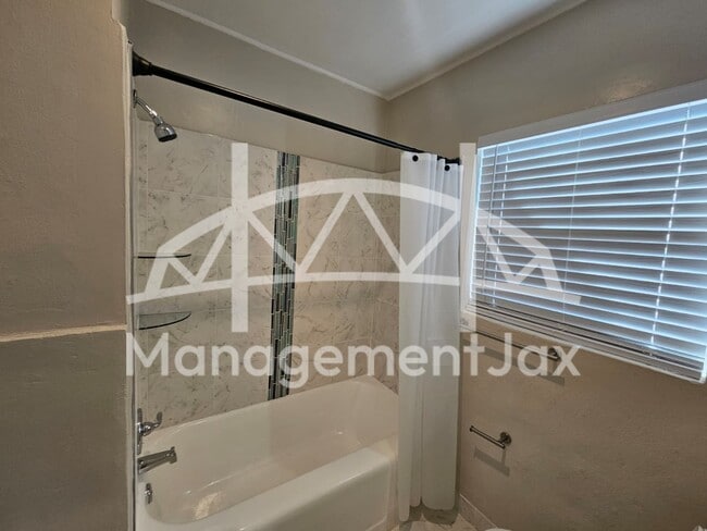 Building Photo - 5201 Janice Cir S