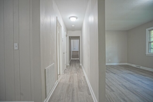 Building Photo - 246 Acorn Acres Rd
