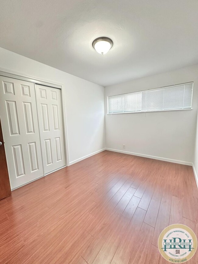 Building Photo - Spacious & Bright 3BR|2BA House in the Hea...