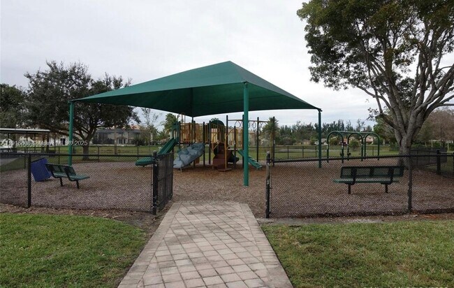 Building Photo - 20421 SW 1st St