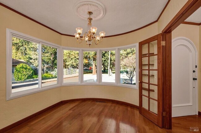 Building Photo - 520 Juilliard Park Dr