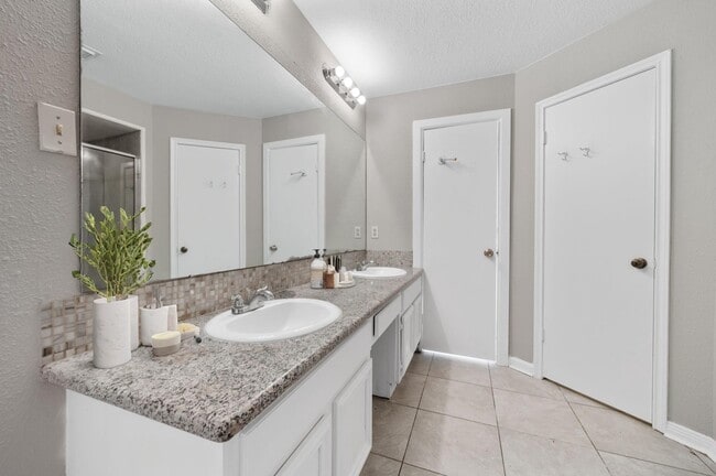 Building Photo - 8514 Deer Meadow Dr