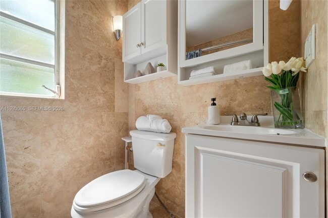 Building Photo - 750 Española Wy