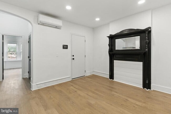 Building Photo - 1217 N 28th St