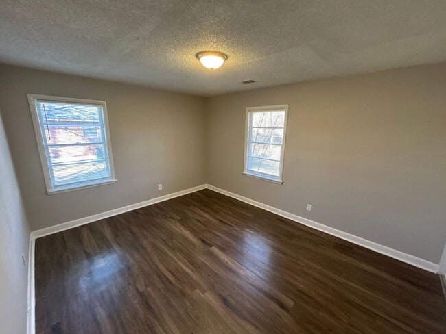 Building Photo - 3350 Ashland St