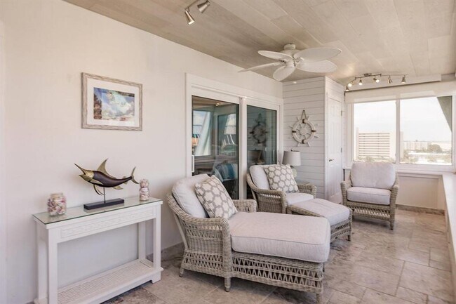 Building Photo - 1055 W Peppertree Dr