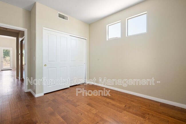 Building Photo - 7105 E Sleepy Owl Way