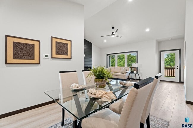 Building Photo - 1107 S Foss Ave