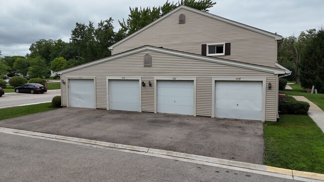 Building Photo - 1781 Queensbury Cir