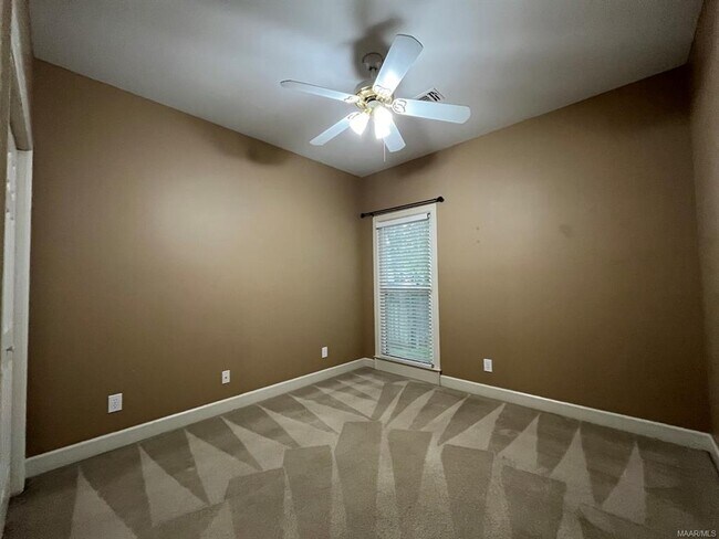 Building Photo - 8839 Sturbridge Dr