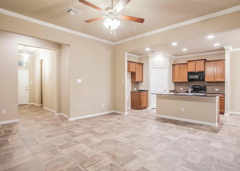 Building Photo - 413 Cross Dr