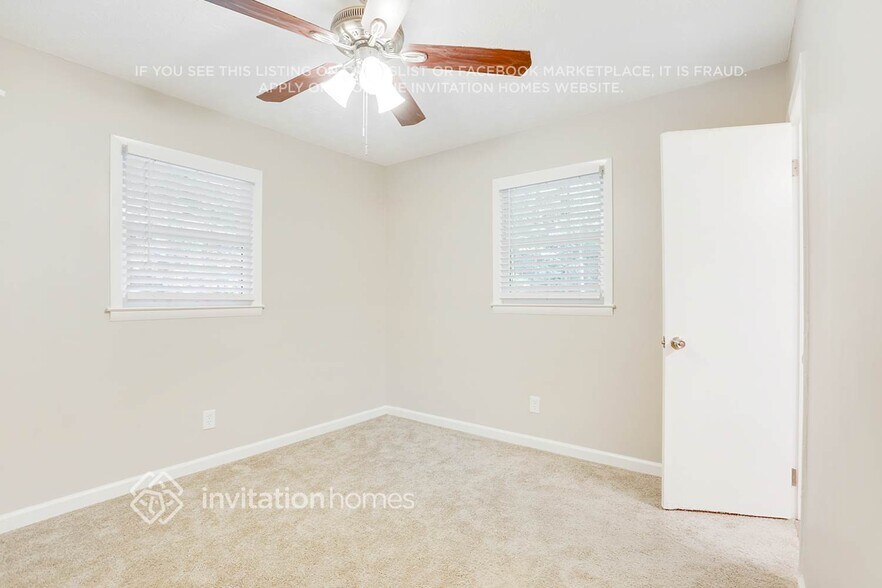 Building Photo - 7039 Carolyn Cir