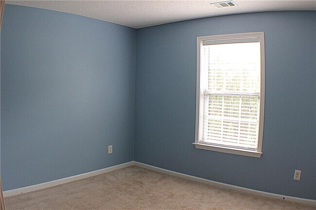 Building Photo - 437 Darter Dr NW