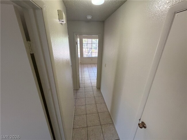 Building Photo - 4736 Nara Vista Way