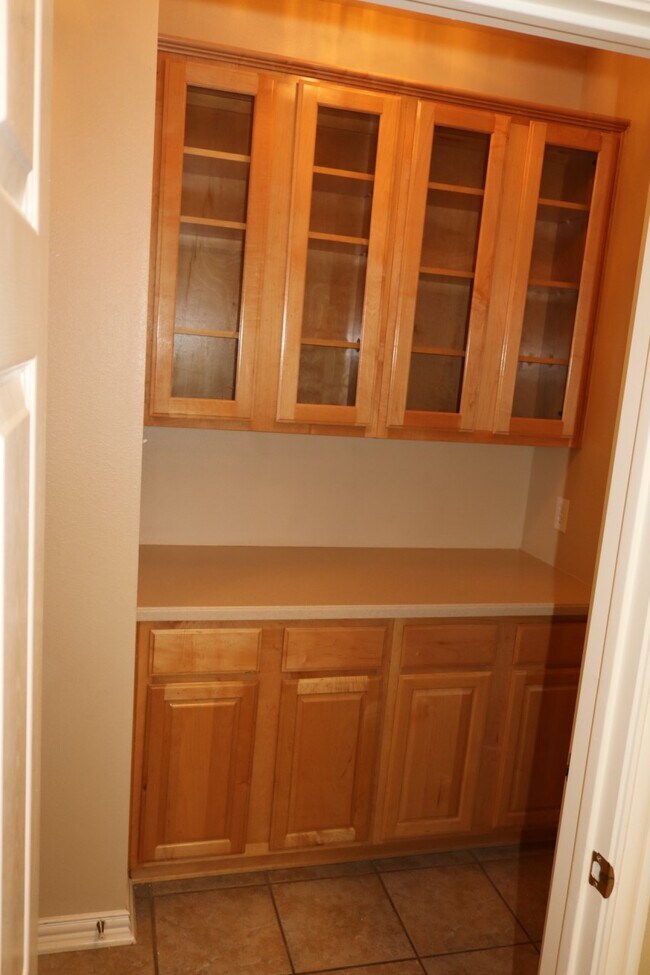 Building Photo - 6011 Hawkes Bay Ct