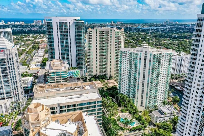 Building Photo - 347 N New River Dr E