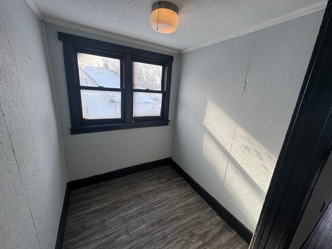 Building Photo - 610 Plum St