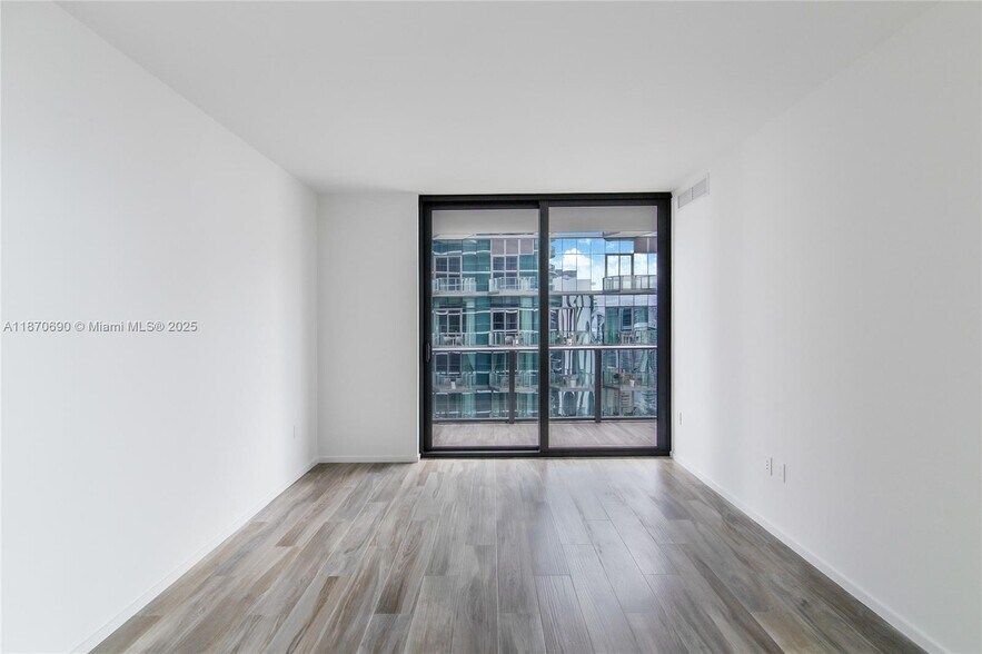 Building Photo - 801 S Miami Ave