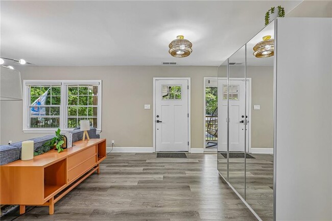 Building Photo - 3898 Skidmore Dr