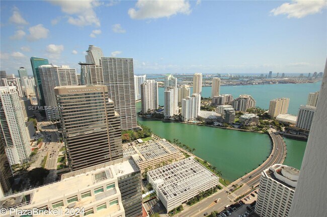 Building Photo - 950 Brickell Bay Dr