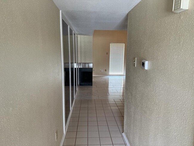 Building Photo - 14777 Wunderlich Dr
