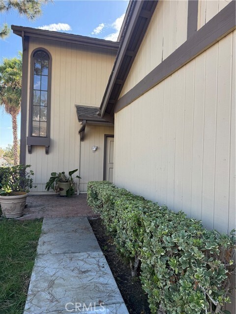 Building Photo - 2310 Applewood Cir
