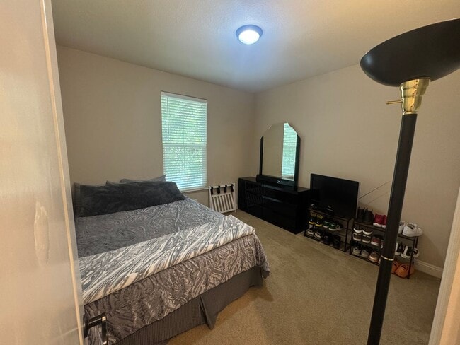 Building Photo - 5 Bed / 3.5 Bath | Elk Grove Single Family...