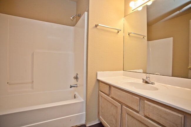 Building Photo - 2484 N Brophy Cir