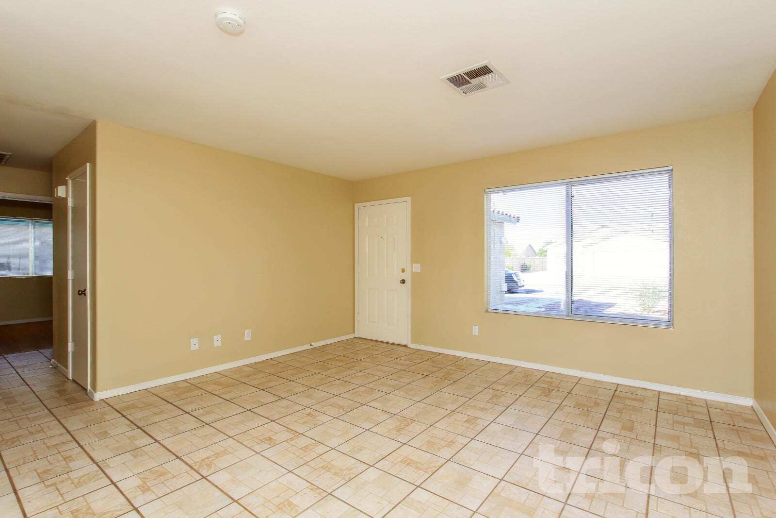 Building Photo - 4127 W Solar Dr