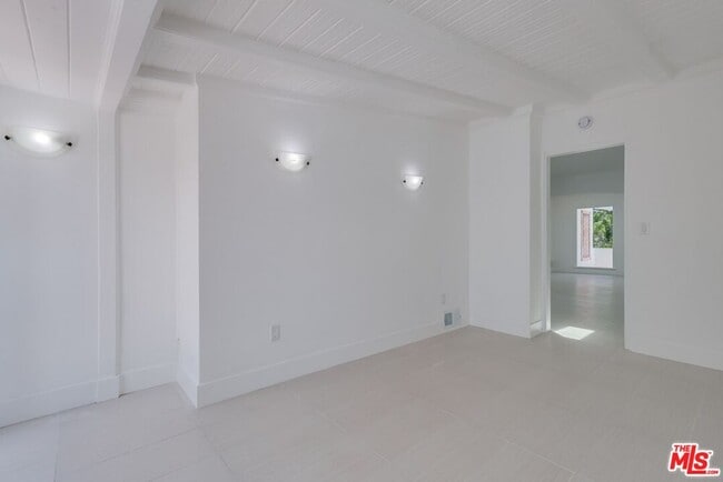 Building Photo - 1318 S Longwood Ave