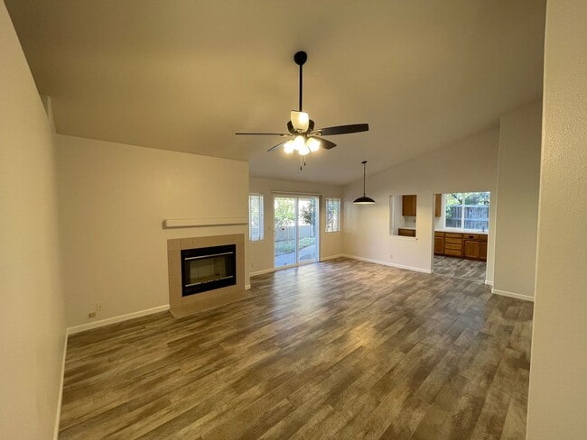 Building Photo - 3 bedroom 2 bath, Mission Ranch Neighborhood, Turnkey ready to move in.