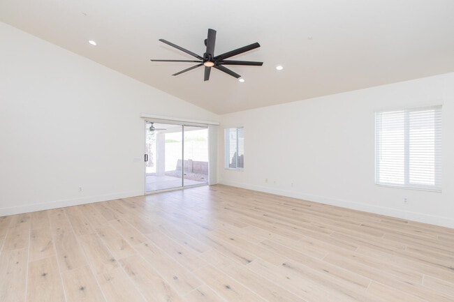 Building Photo - 23554 N 73rd Pl