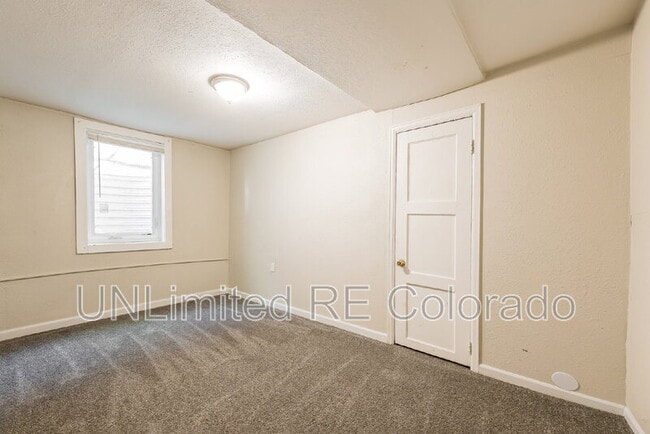 Building Photo - 1014 N Raleigh St