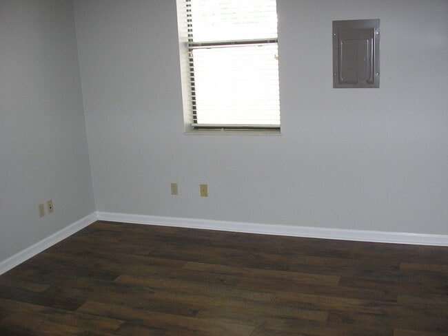 Building Photo - 1733 Campus Plaza Ct