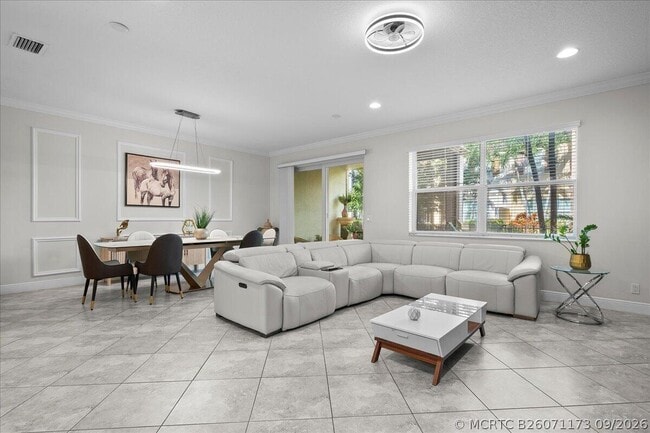 Building Photo - 131 Sword Fern Pl
