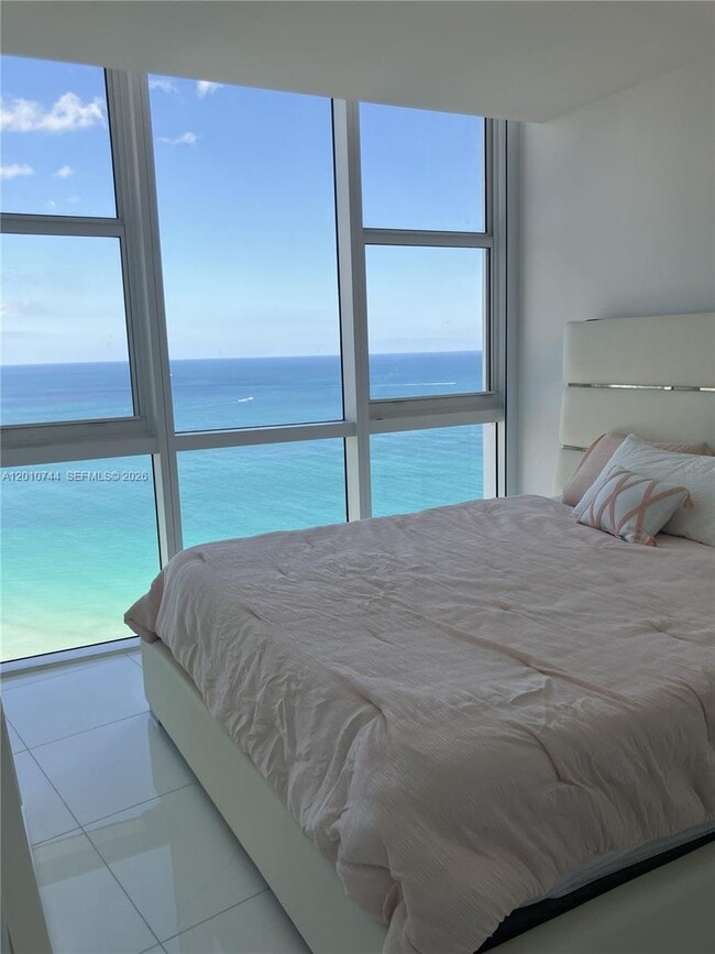 Building Photo - 18201 Collins Ave