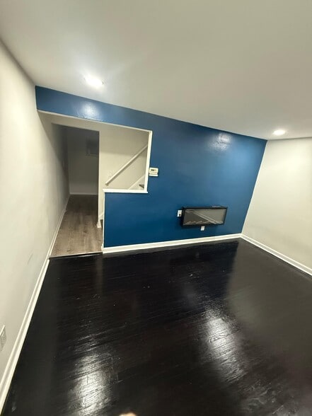 Building Photo - 630 Church St