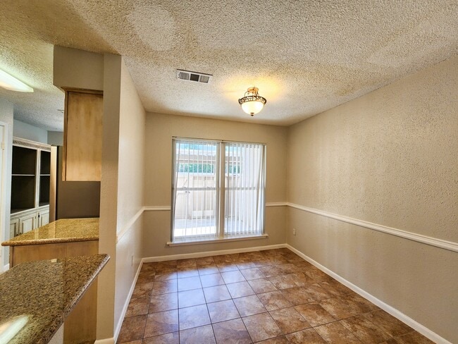 Building Photo - 17742 Kings Park Ln