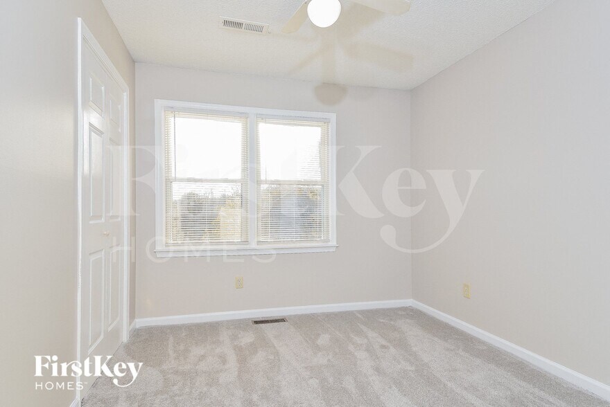 Building Photo - 4706 Pine Hollow Ln