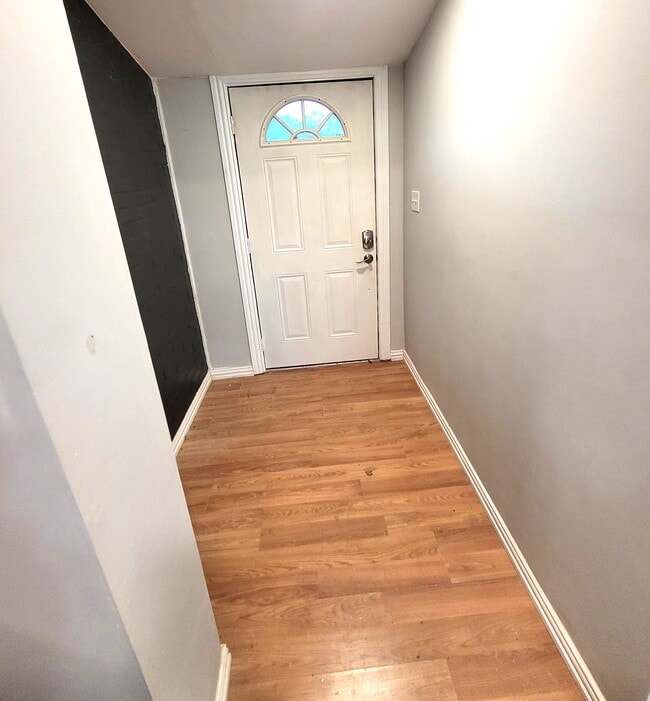 Entry - 2802 Hedgerow Dr