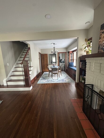 Building Photo - 17640 Larchwood Ave