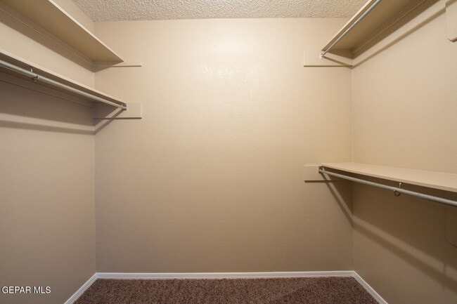 Building Photo - 5572 Fernwood Cir