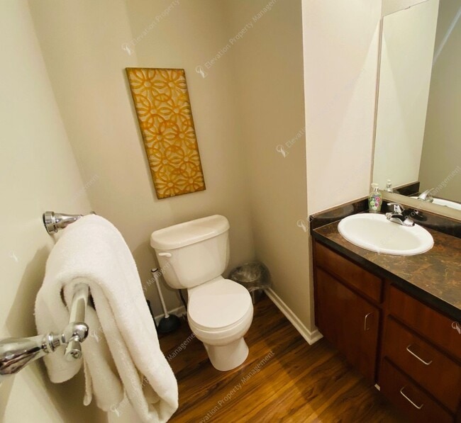 Building Photo - FULLY FURNISHED, 1 BR - 1.5 BA + LOFT CONDO IN NW BEND