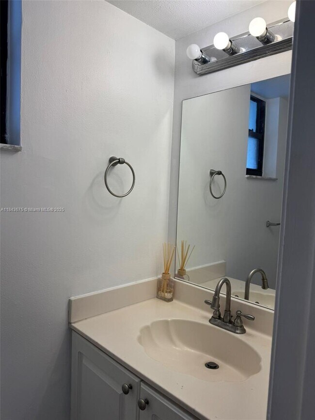 Building Photo - 2091 W 54th Terrace